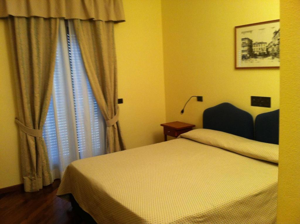 Hotel Il Cigno Perugia Szoba fotó