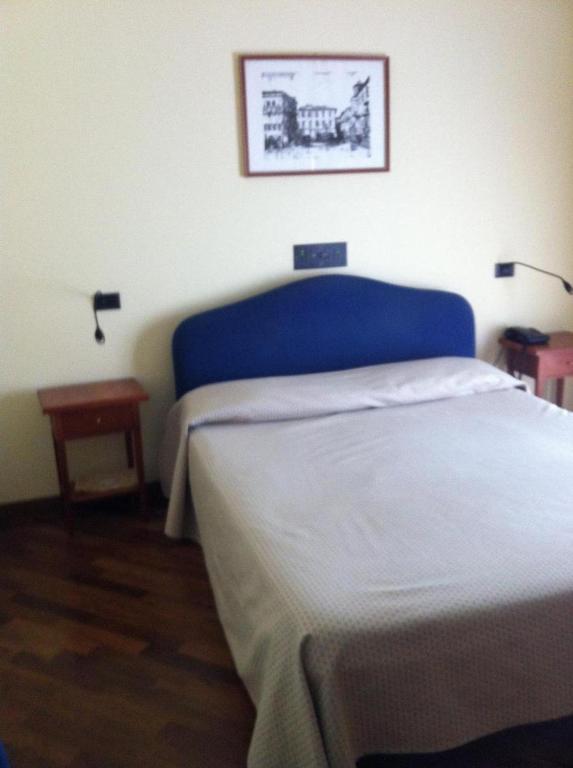 Hotel Il Cigno Perugia Szoba fotó